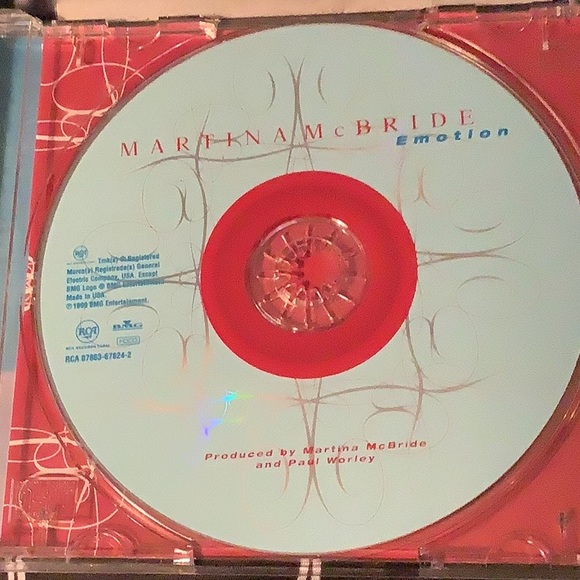 Martina McBride CD 12 Songs RCA Records hood shape original box - Picture 3 of 6